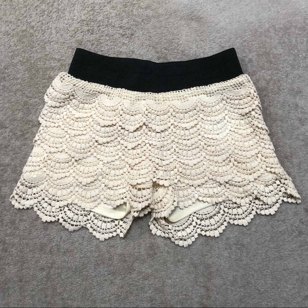 Ruffle shorts